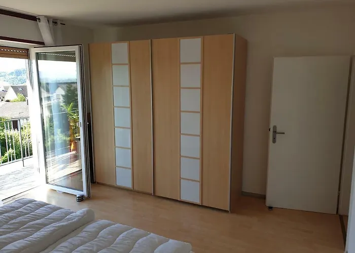 Schaefer- Arnold Apartman *